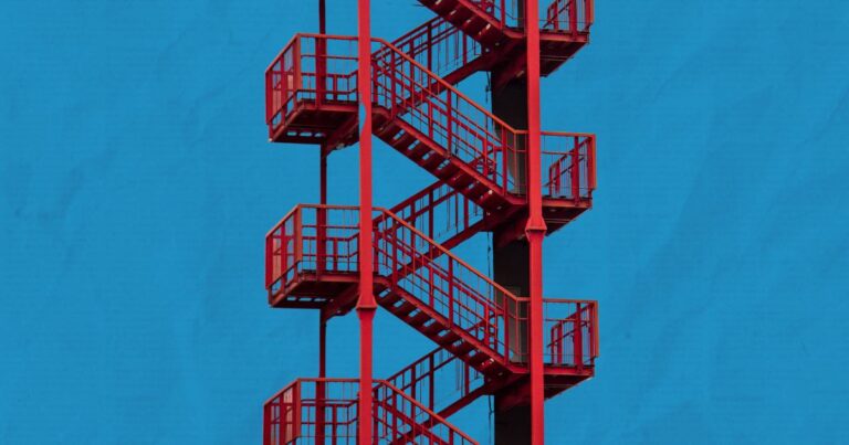 Наружные открытые лестницы 3-го типа. Требования и отличие от пожарной лестницы